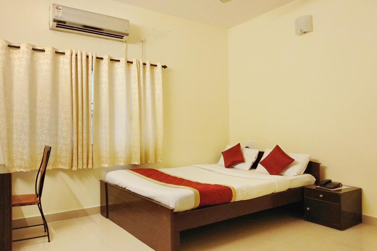 Super Oyo Capital O Premium Hotel Victoria Heights Near Sri Someshwara Swami Temple Bangalore Exterior photo