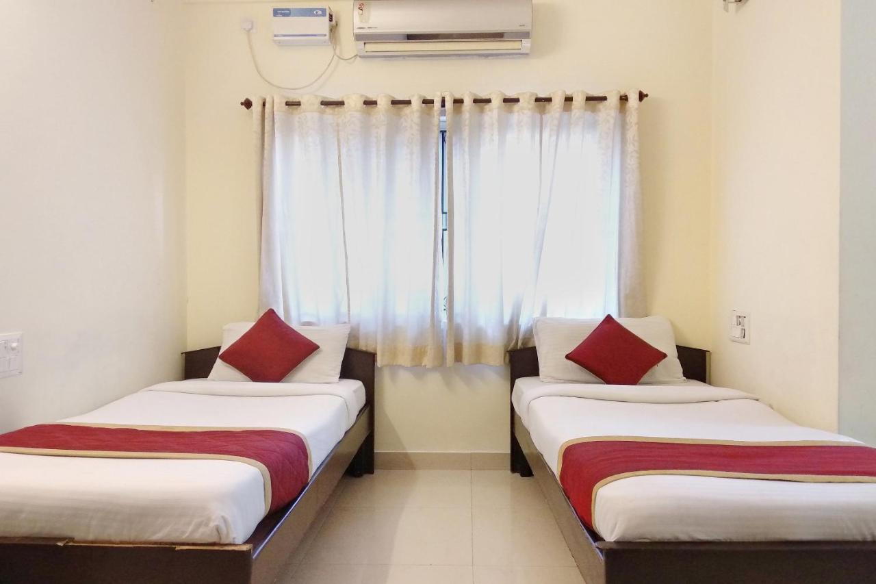Super Oyo Capital O Premium Hotel Victoria Heights Near Sri Someshwara Swami Temple Bangalore Exterior photo