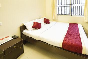 Super Oyo Capital O Premium Hotel Victoria Heights Near Sri Someshwara Swami Temple Bangalore Exterior photo