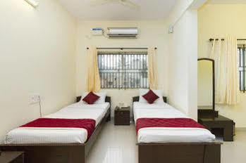 Super Oyo Capital O Premium Hotel Victoria Heights Near Sri Someshwara Swami Temple Bangalore Exterior photo